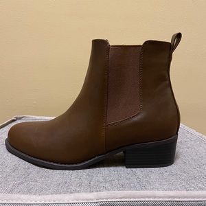 Torrid Chelsea brown ankle boots